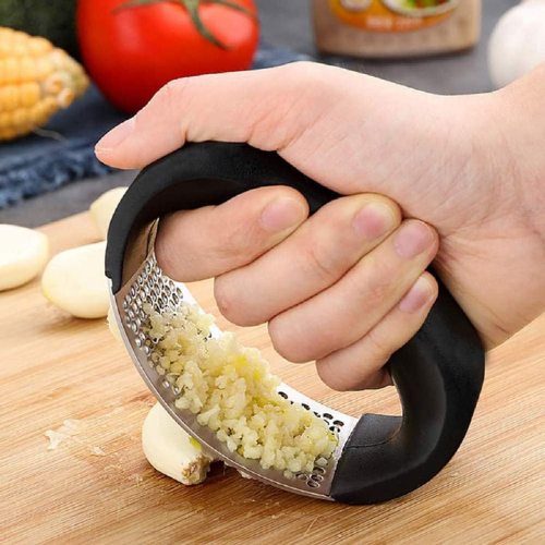 WELLMORA Stainless Steel Garlic Presser Garlic Press Crusher for Kitchen Garlic Crusher for Kitchen Ginger Presser for Kitchen (Silver Black) ARTICLE NO.HKCHWMGCD1M